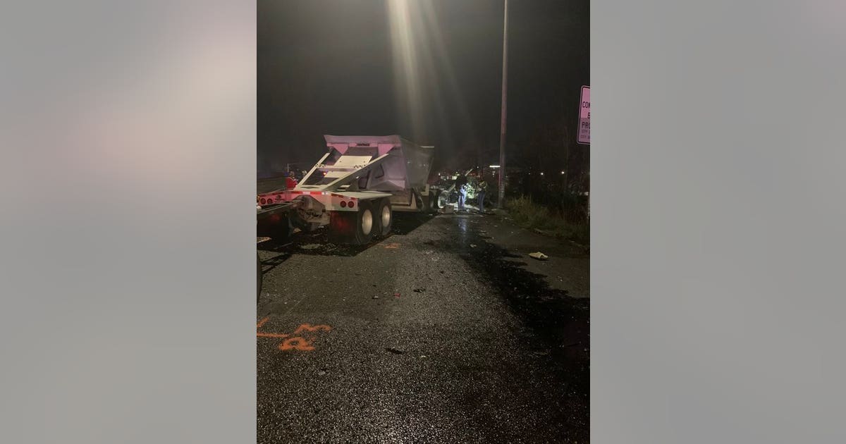 Two people killed in major wrong-way crash on SR-167 | FOX 13 Seattle
