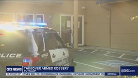 Police searching for two suspects that fled Puyallup robbery