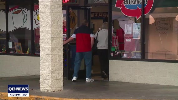 Port Orchard restaurant owner opens dining room, says he'll 'go out swinging' against state's restrictions