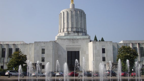 Oregon passes campaign finance reform that limits contributions to political candidates