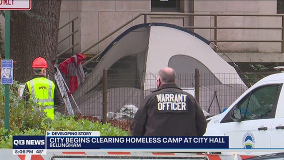 4 arrested as Bellingham began clearing homeless camp at City Hall