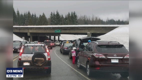WSDOT urging Washingtonians to not park, walk along mountain pass highways