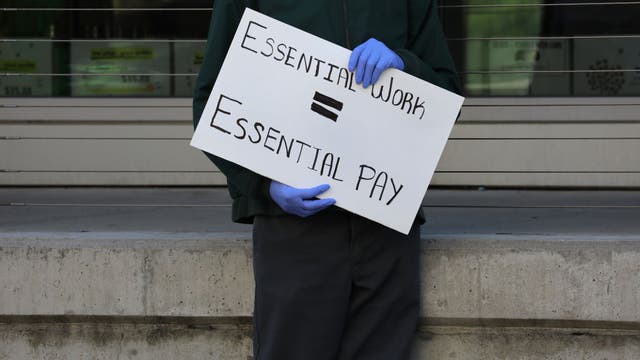 Seattle approves extra $4 an hour 'hazard pay' for grocery workers