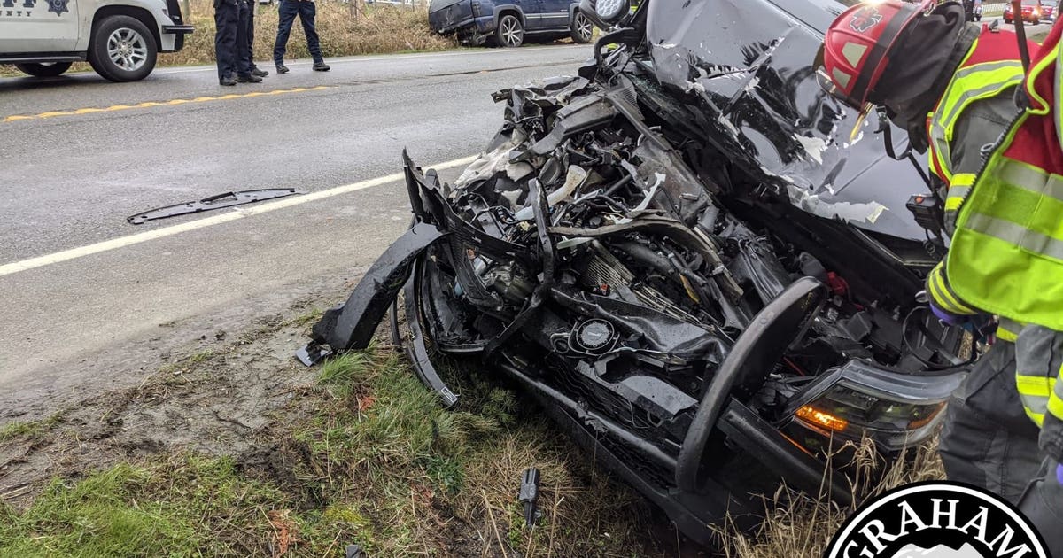 Federal Way officer seriously injured in crash | FOX 13 Seattle