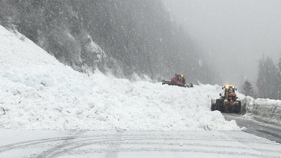 Three major mountain passes reopen across Cascades after overnight closures