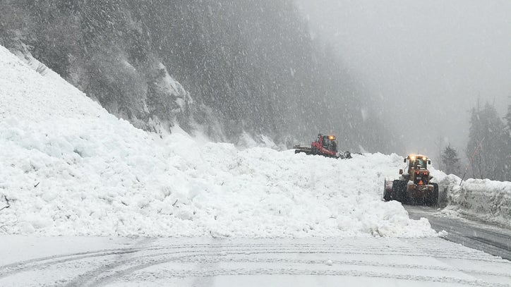 Snoqualmie, Stevens & White Passes closed overnight due to high avalanche danger - Vimarsana News