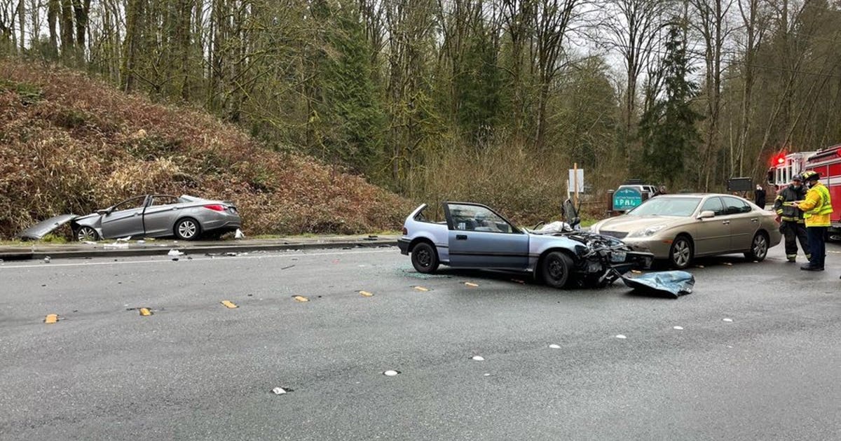 2 seriously injured in 3-vehicle Bellevue crash | FOX 13 Seattle