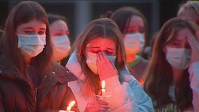 Community mourns three Bainbridge Island teens killed in car crash