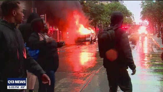 Edmonds man gets 3 years prison for burning Seattle police cars