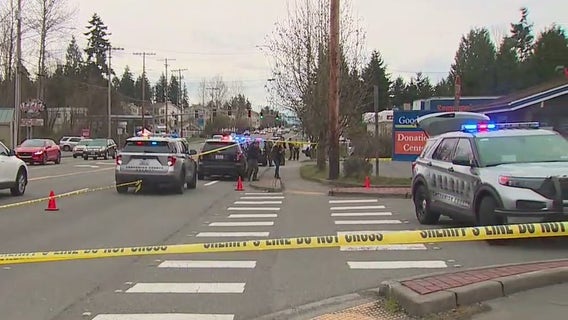 One injured in Lynnwood shooting, police searching for suspect