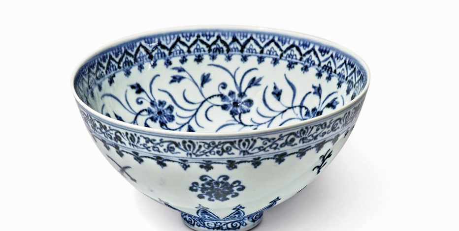 Bowl purchased at yard sale for $35 turns out to be Chinese artifact worth  up to $500K