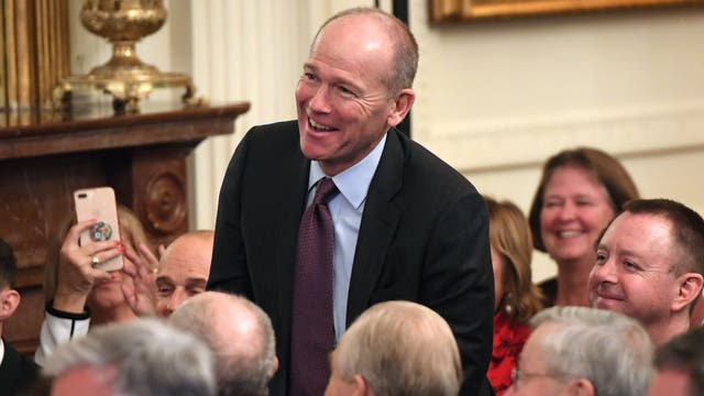 Boeing extends CEO’s term, chief financial officer to leave