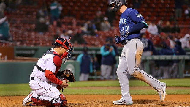 Mariners rally with 4-run 10th, beat Red Sox 7-3 on 3 hits