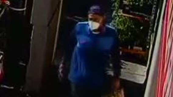 Help ID robbery suspect Seattle Police detectives say pulled knife on grocery store workers