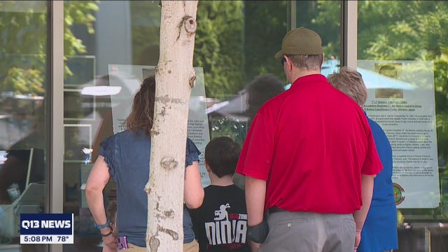 Mill Creek holds 'reverse' Memorial Day parade in COVID era to honor those who served