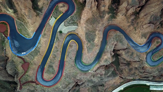 Extreme weather to blame for at least 20 deaths in cross-country race in China