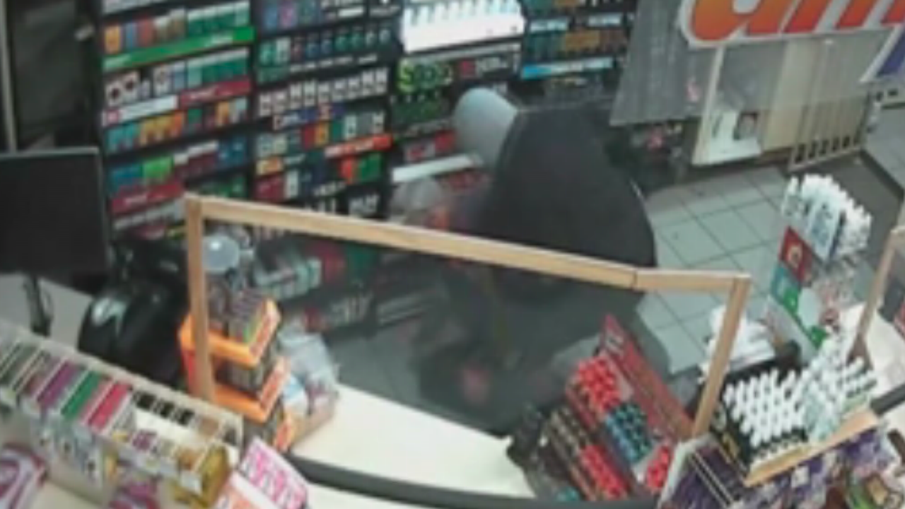 Kitsap County Sheriff's Office looking for suspect in armed gas station  robbery