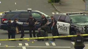 Man hospitalized with life-threatening injuries after stabbing in Federal Way