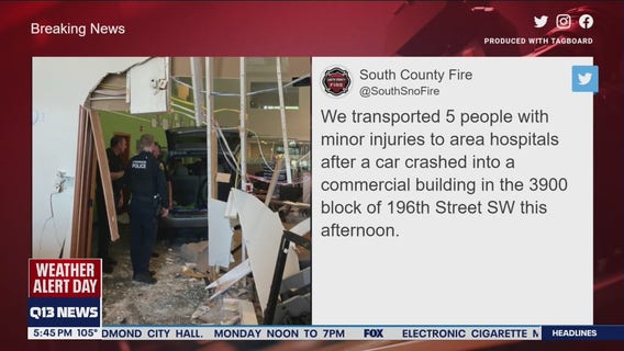 5 people hospitalized with minor injuries after car crashes into Lynnwood building