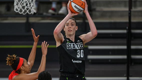 Breanna Stewart scores 15 in 2nd half, Storm beat Wings 83-74