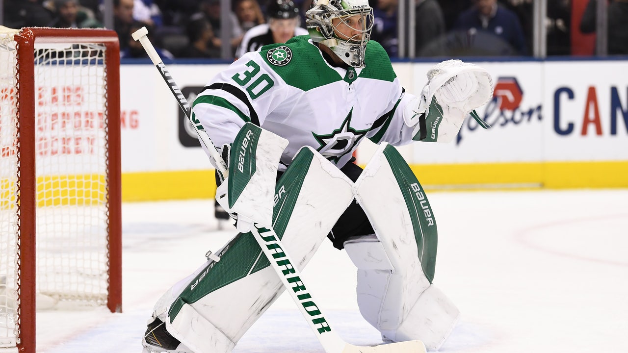 Stars sign goalie Jake Oettinger to entry-level contract