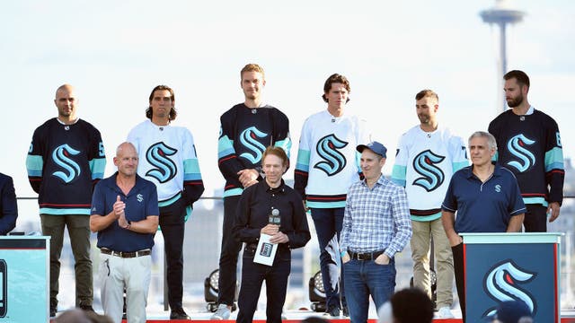 Before stepping on ice, Kraken teach hockey to Seattle kids