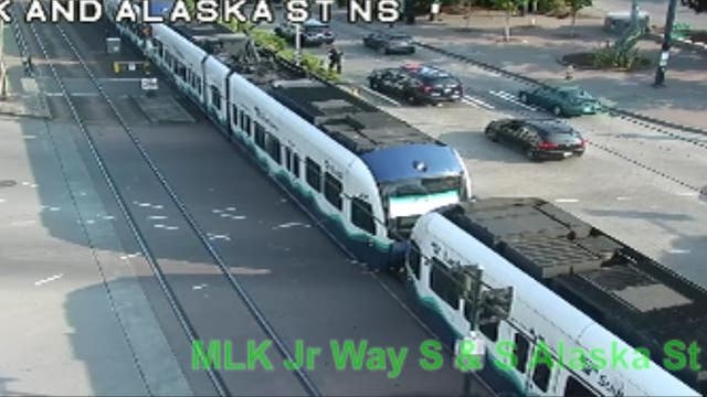 2 killed in Seattle after crossing train tracks, colliding with oncoming light rail train