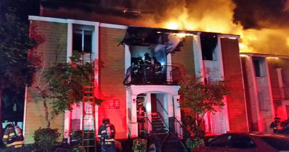 5 people rescued from Bellevue apartment fire | FOX 13 Seattle