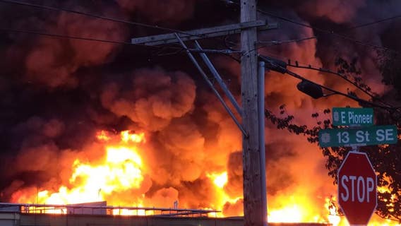 Shelter-in-place advisory issued for Puyallup residents near large commercial fire