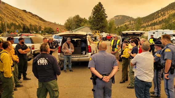 'Go now' evacuations extended in Yakima County as Schneider Springs Fire continues to burn