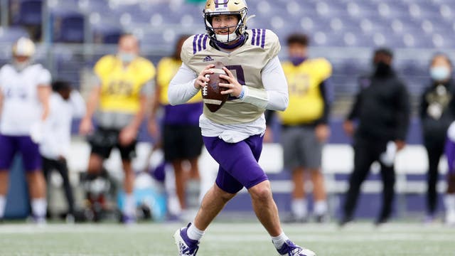 Dylan Morris seizes reins as starting QB for No. 20 Washington