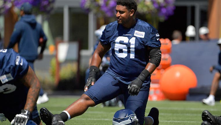 Seahawks' center battle appears to be going Fuller's way