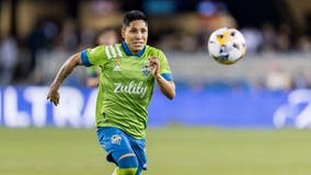 Ruidíaz scores 2 goals, Sounders hold top spot in West
