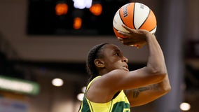 Jewell Loyd ties record with 37 points; Storm top Mercury to get first-round bye in playoffs