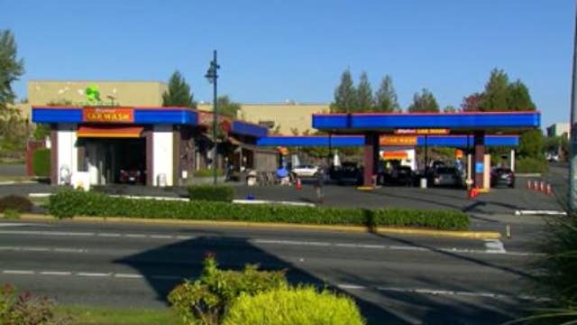 Man shot by Federal Way police after attempting to carjack 3 people at gunpoint