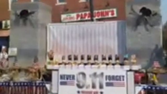 ‘Smoking’ 9/11 float display draws criticism, GOP leaders apologize