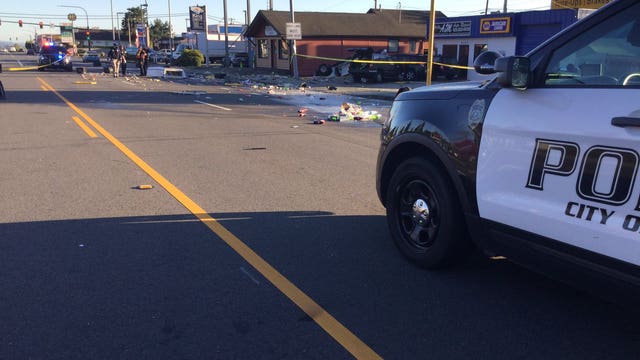 1 killed in Everett crash