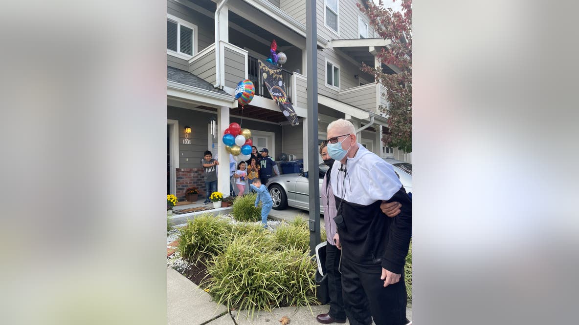 'He's a living miracle'; COVID survivor from Federal Way goes home after 1 year
