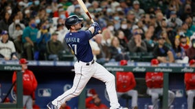 Mariners outfielder Mitch Haniger tests positive for COVID after home opener