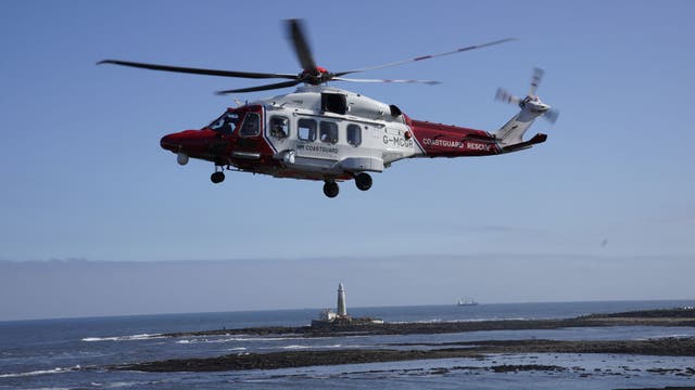 Two die after sailboat capsizes near Tillamook, Oregon