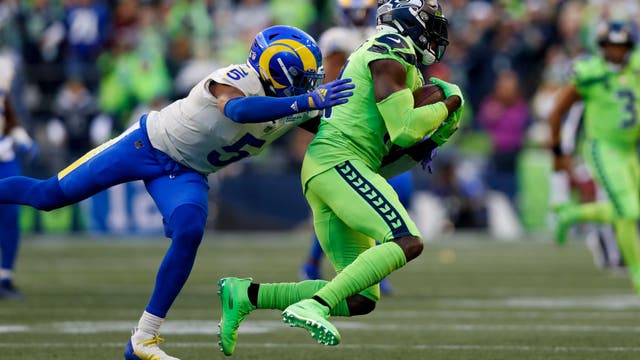 Seahawks’ late-season playoff push runs into surging Rams