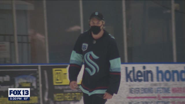 Seattle Kraken draws crowds of hope in downtown Everett