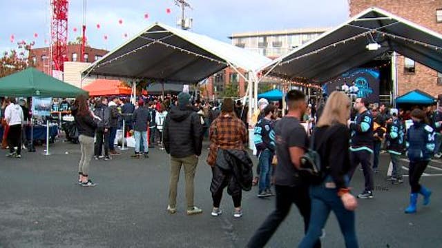 Kraken make history in Seattle with city's first home NHL hockey game