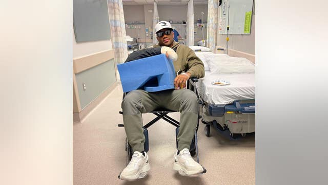 Russell Wilson underwent surgery for injured finger, could be out for 6-8 weeks