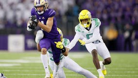 No. 7 Oregon avoids stumble, rallies to top Washington 26-16