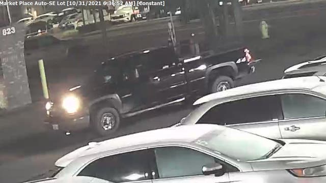 Puyallup police search for suspects in two trucks after off-duty officer shot