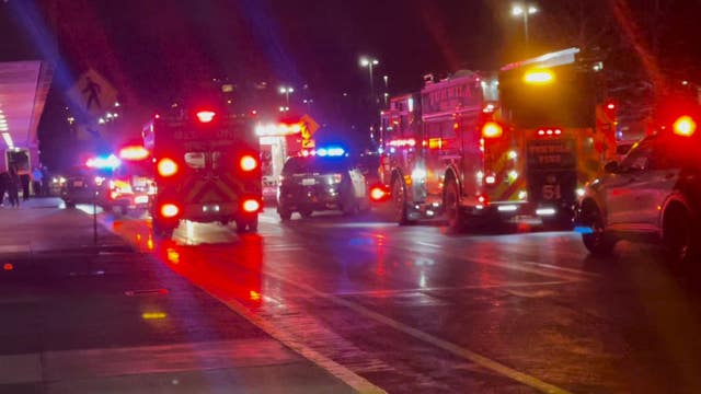 2 people injured in shooting outside Westfield Southcenter Mall