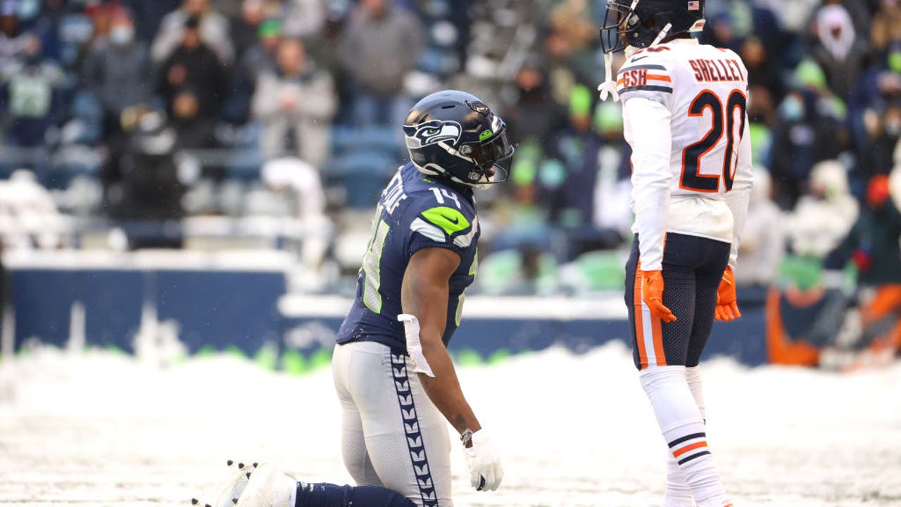 Bears get late magic from Nick Foles to top Seahawks 25-24