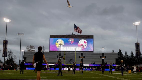 Huskies football coach names Ryan Grubb as new offensive coordinator