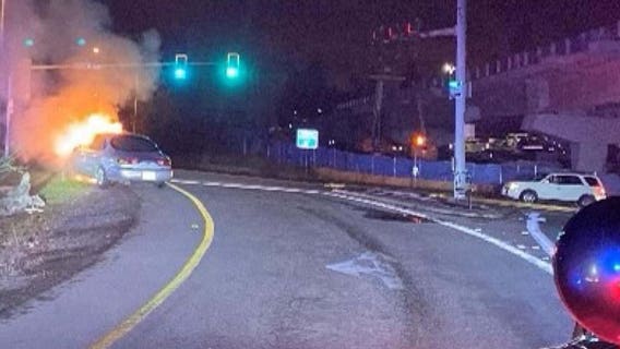 Lynnwood Police looking for alleged shoplifter who crashed through patrol car